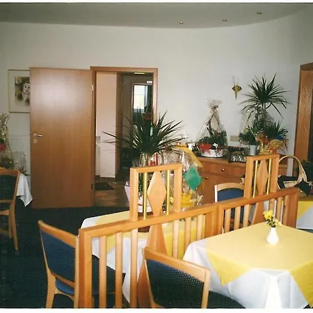 Πανσιόν Gaestehaus Hankhausen 3*